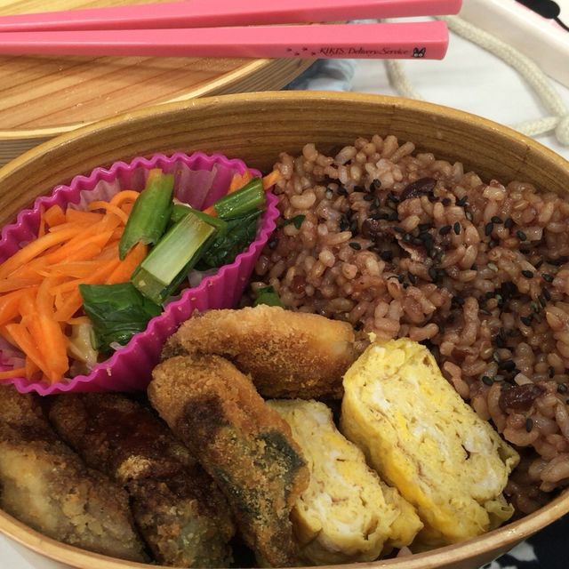 ブリカツと人参の甘酢和え玄米弁当