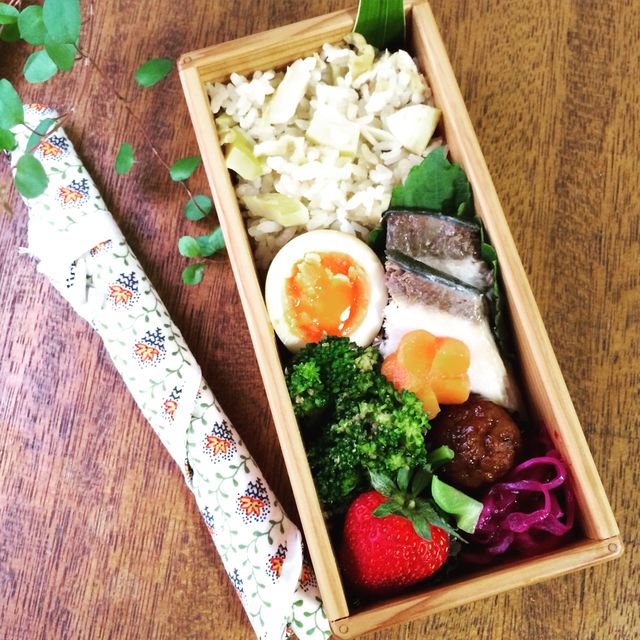 たけのこご飯弁当
