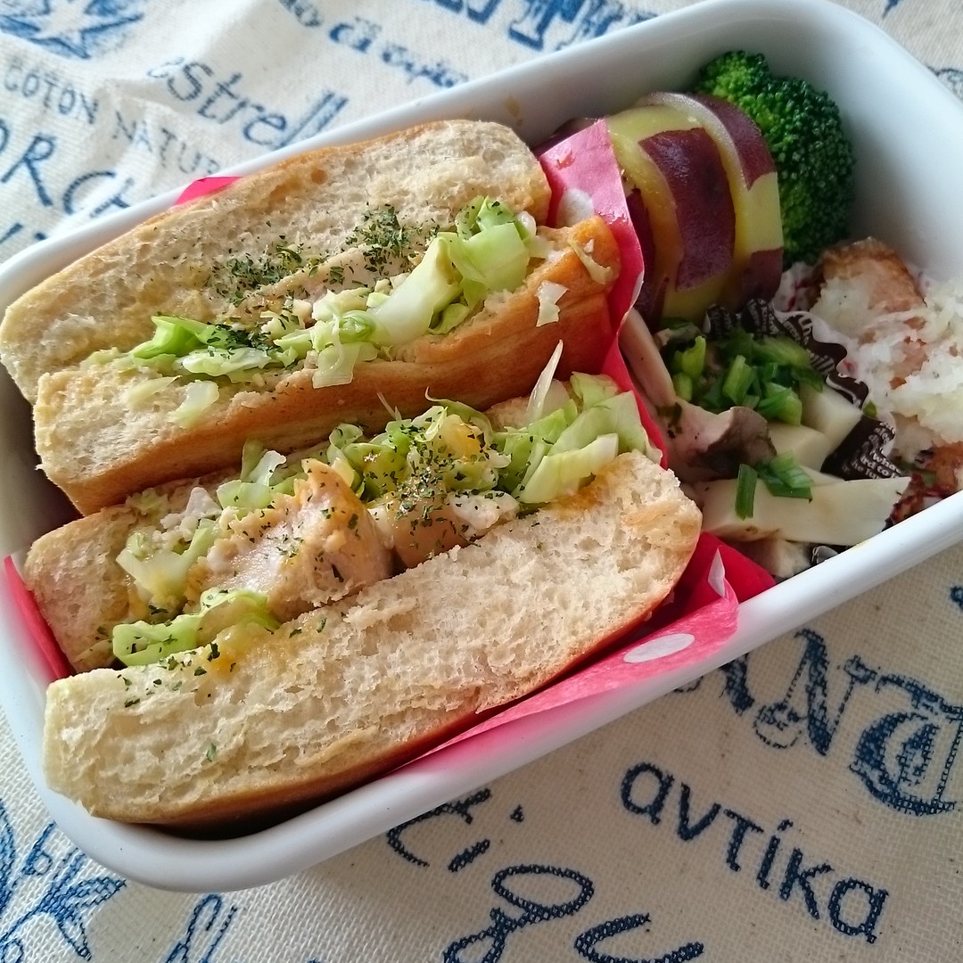 鶏チャーシューのサンドイッチ弁当