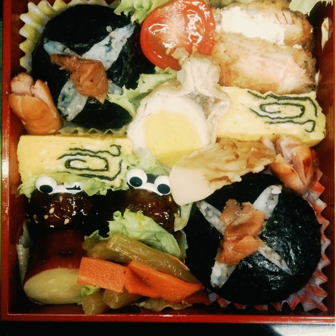 ざくろおにぎりの幕の内♪