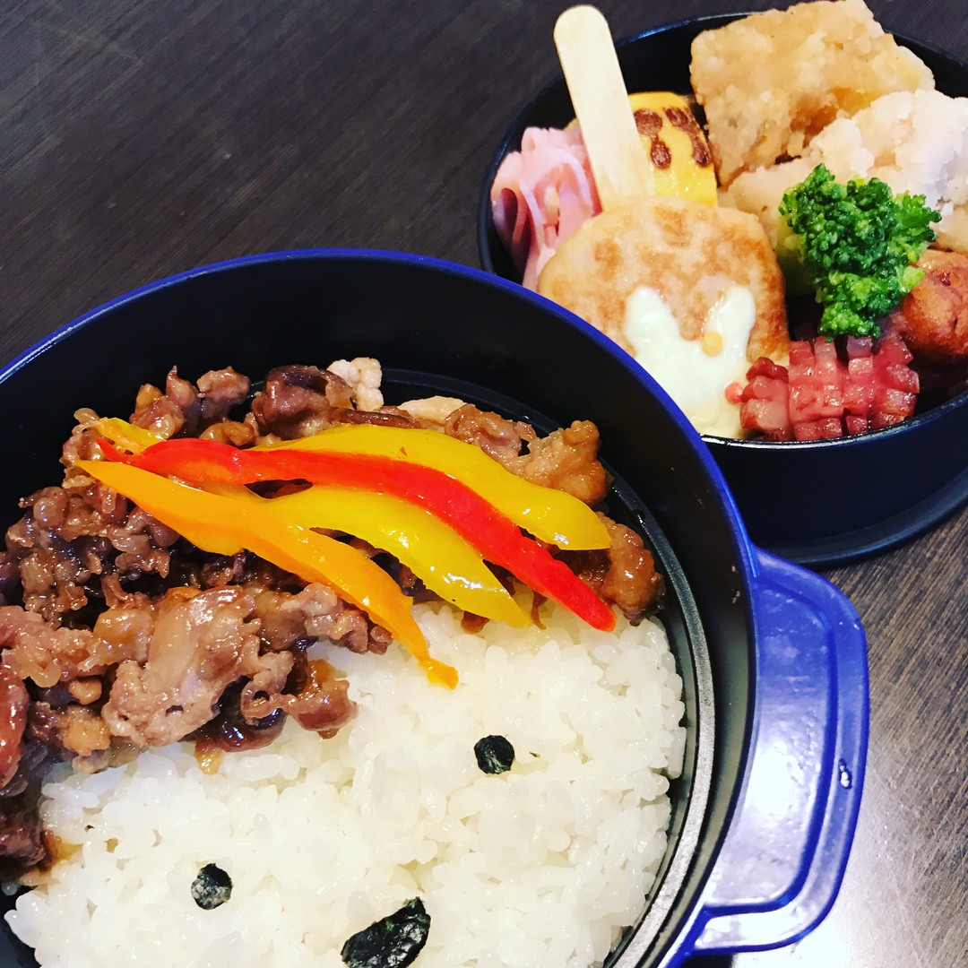 豚丼で顔弁(*≧∀≦*)