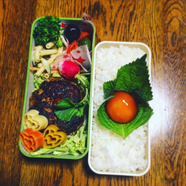 ハンバーグと漬け玉子弁当