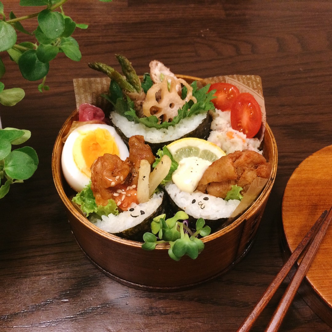 飛び出すおにぎらず 弁当