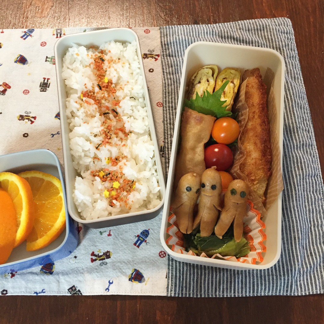 鮭のパン粉焼きとソーセー人