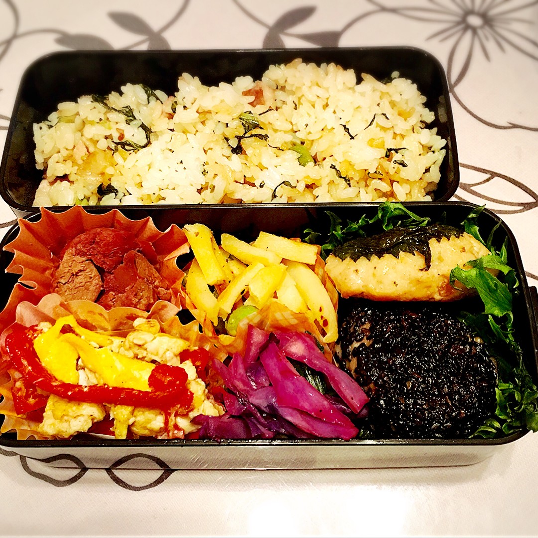 黒ごまと青じそ巻き焼きと高菜チャーハン