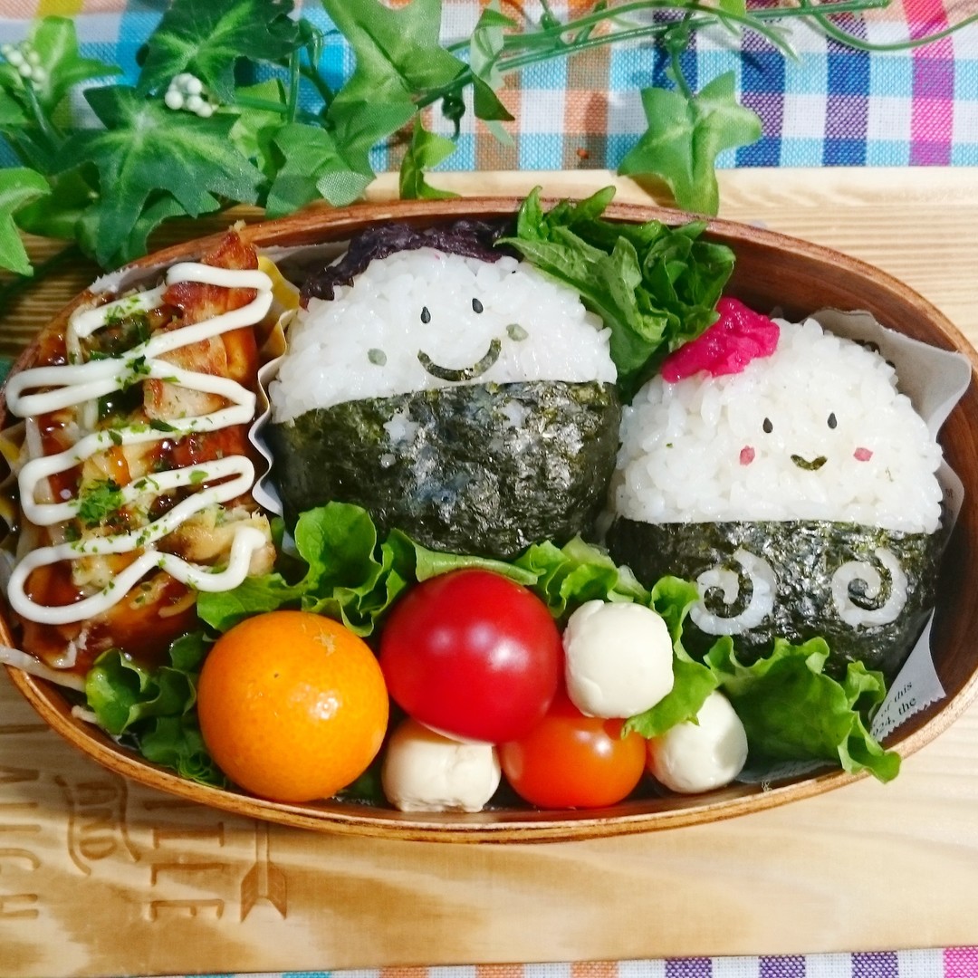 お好み焼きとおにぎりちゃん弁当