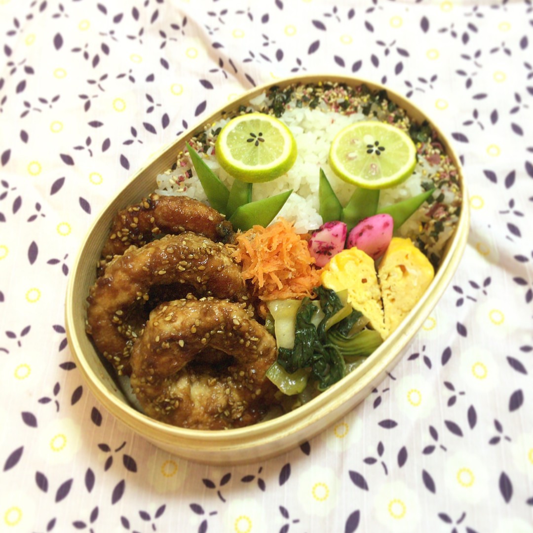 トンデリングとすだち花弁当