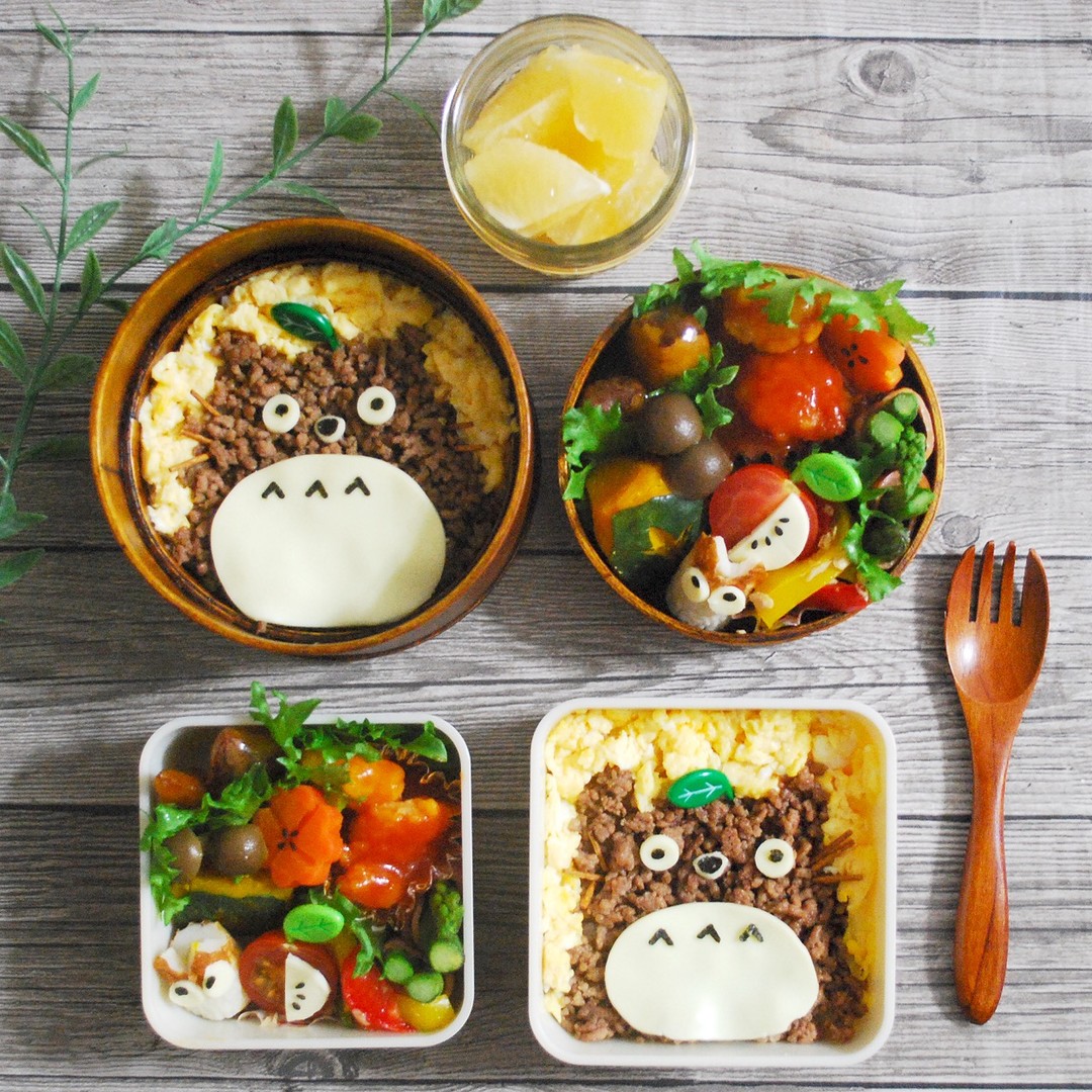 トトロのそぼろ弁当