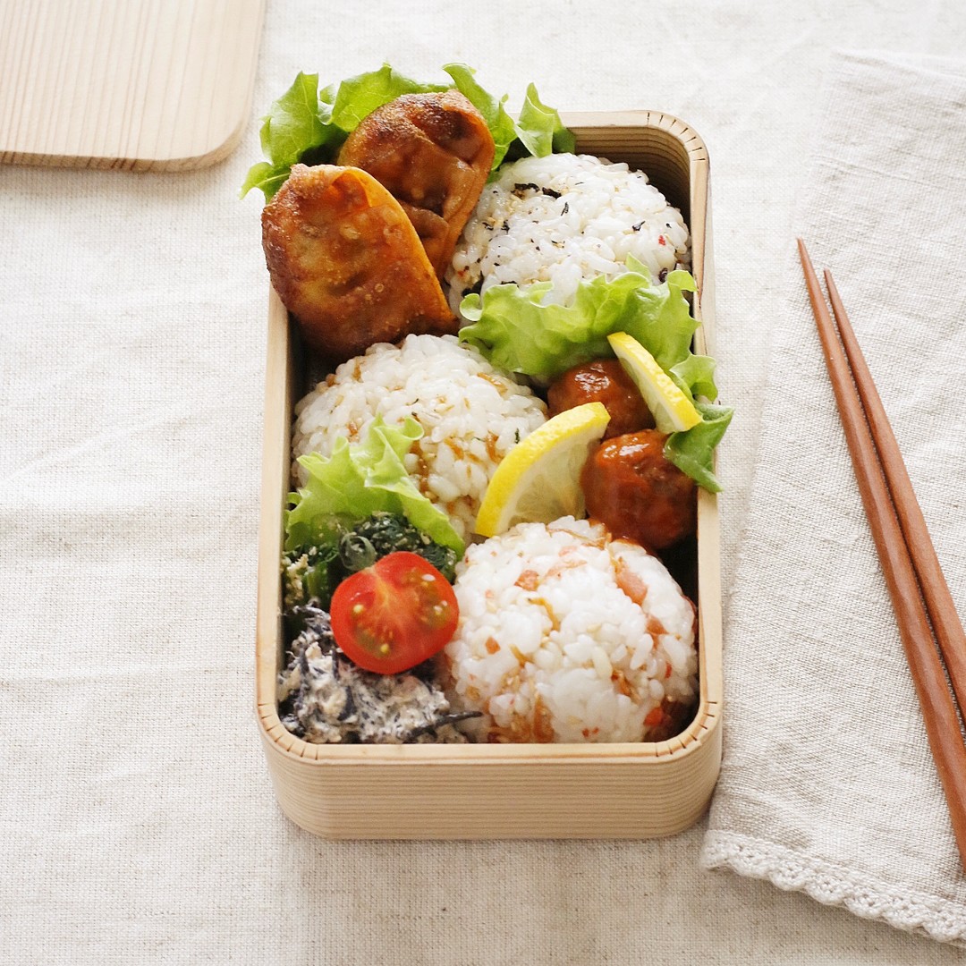 おにぎり弁当