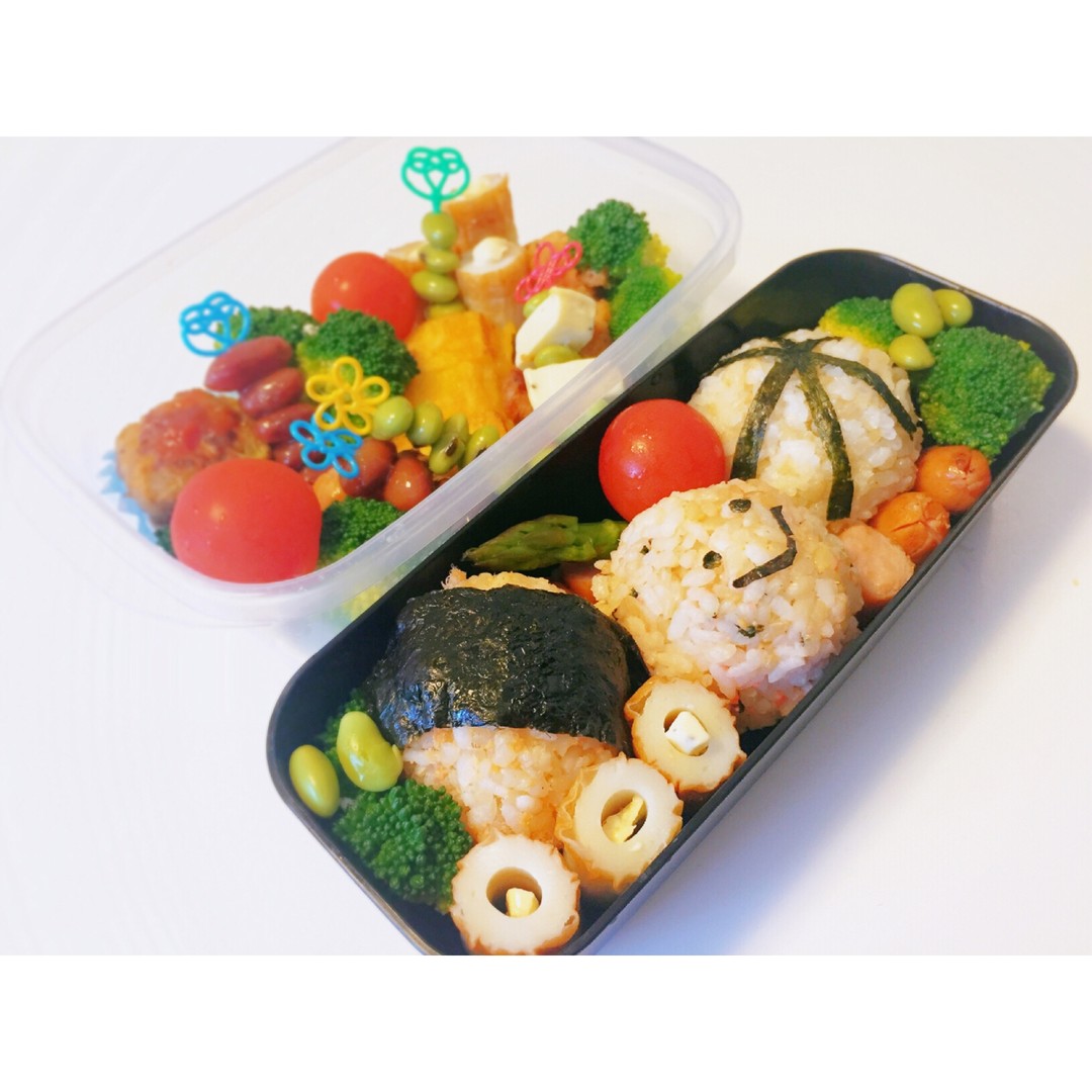 すまいるおにぎりとお豆のお弁当