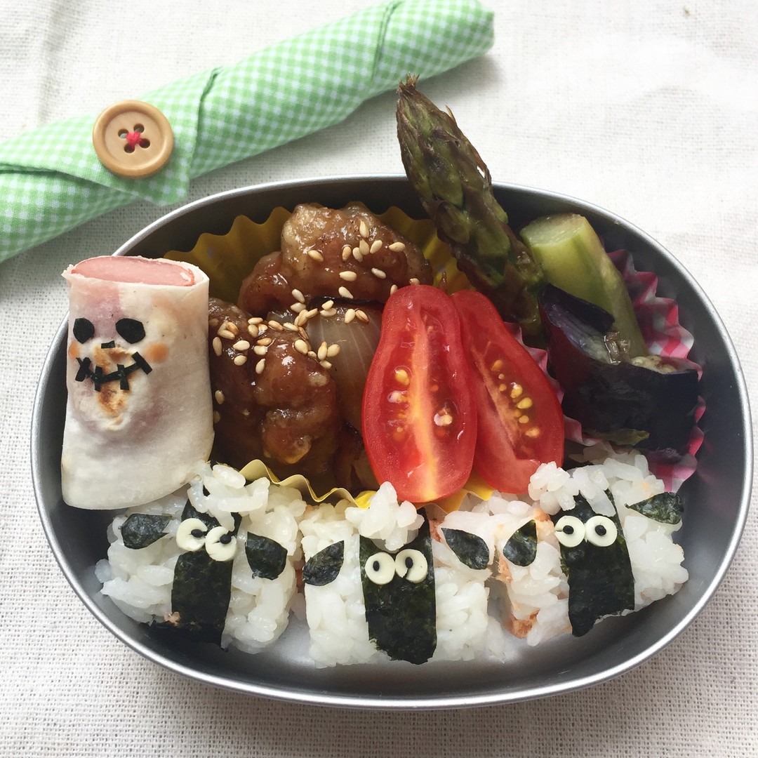 豚肉照り焼きとひつじのショーン弁当