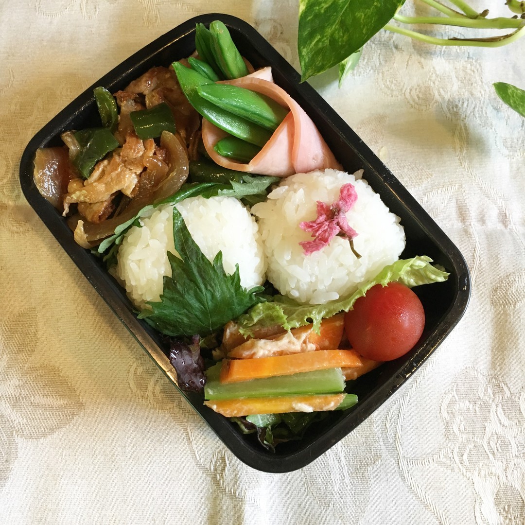 さくらおにぎり弁当