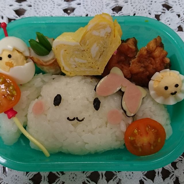 シナモンロールのお弁当