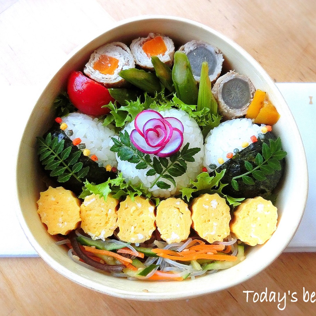 おにぎり開花弁当