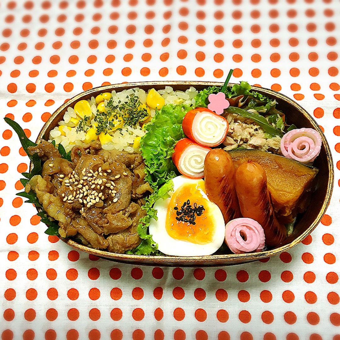 とうもろこしご飯焼き肉のっけ弁当♫