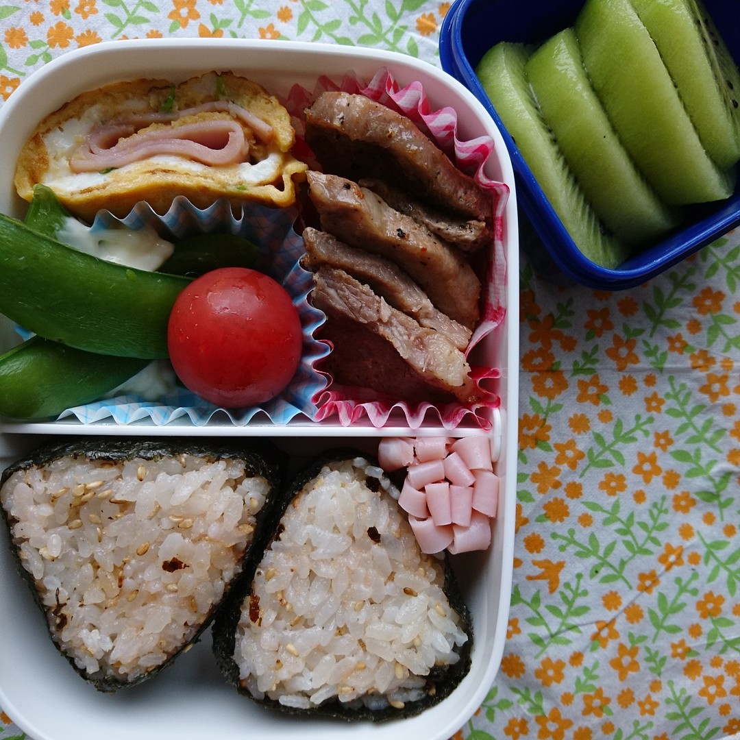 おにぎり弁当
