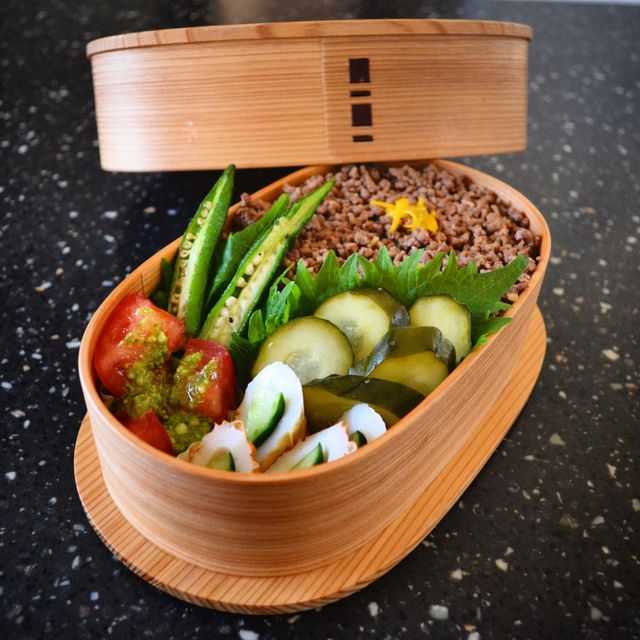 牛そぼろ弁当