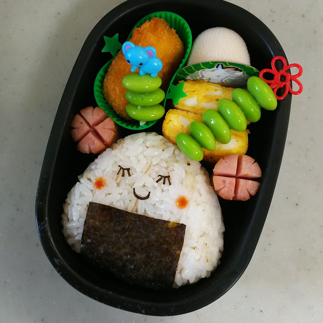 三角顔おにぎり弁当～ネムネム