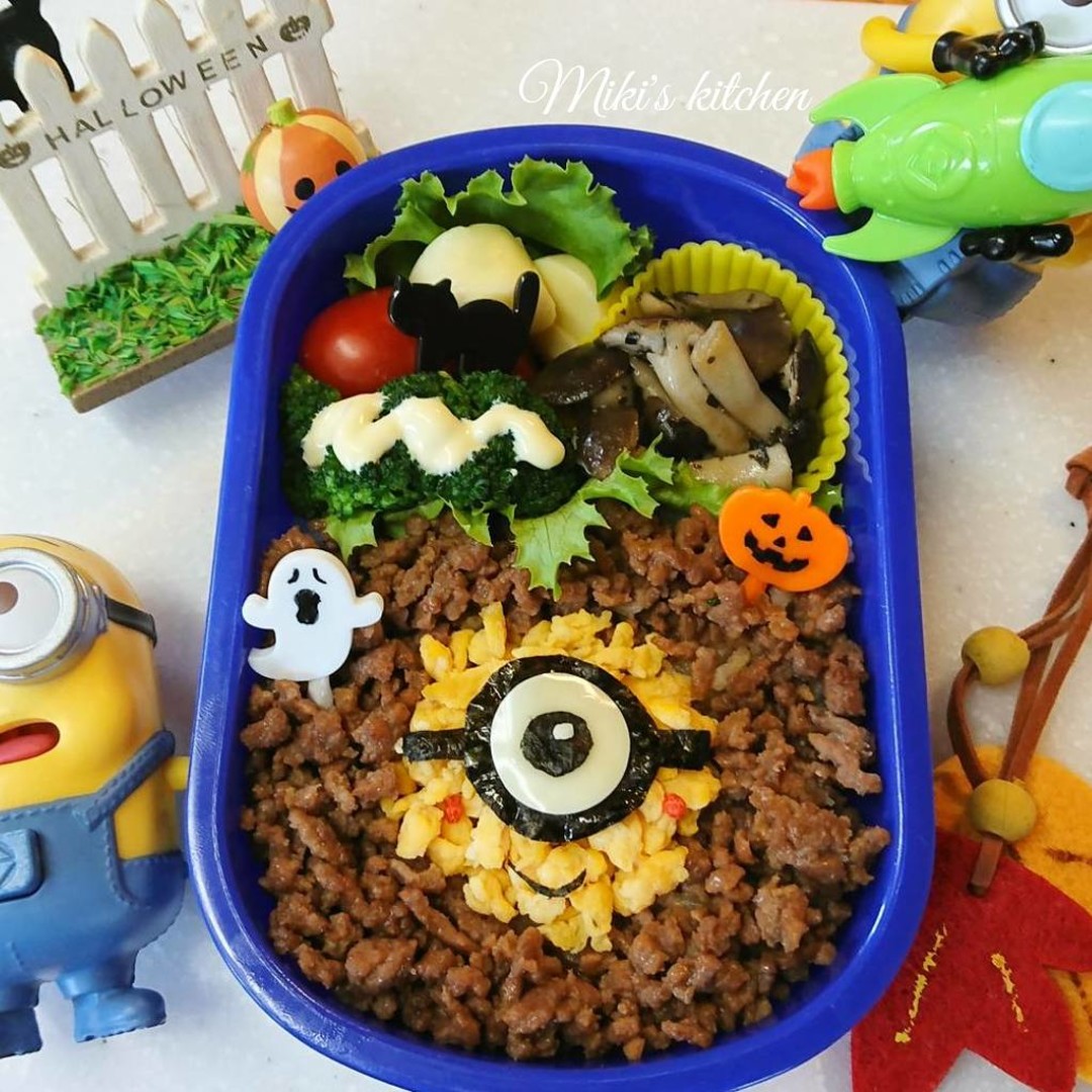 ミニオンたまごのそぼろごはん弁当♪