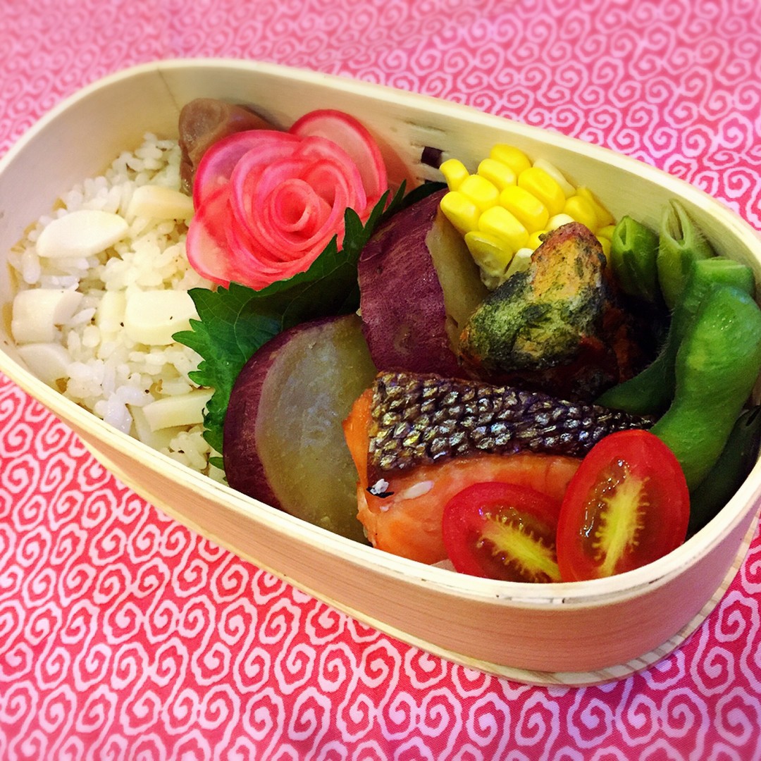 塩鮭と筍ごはん弁当