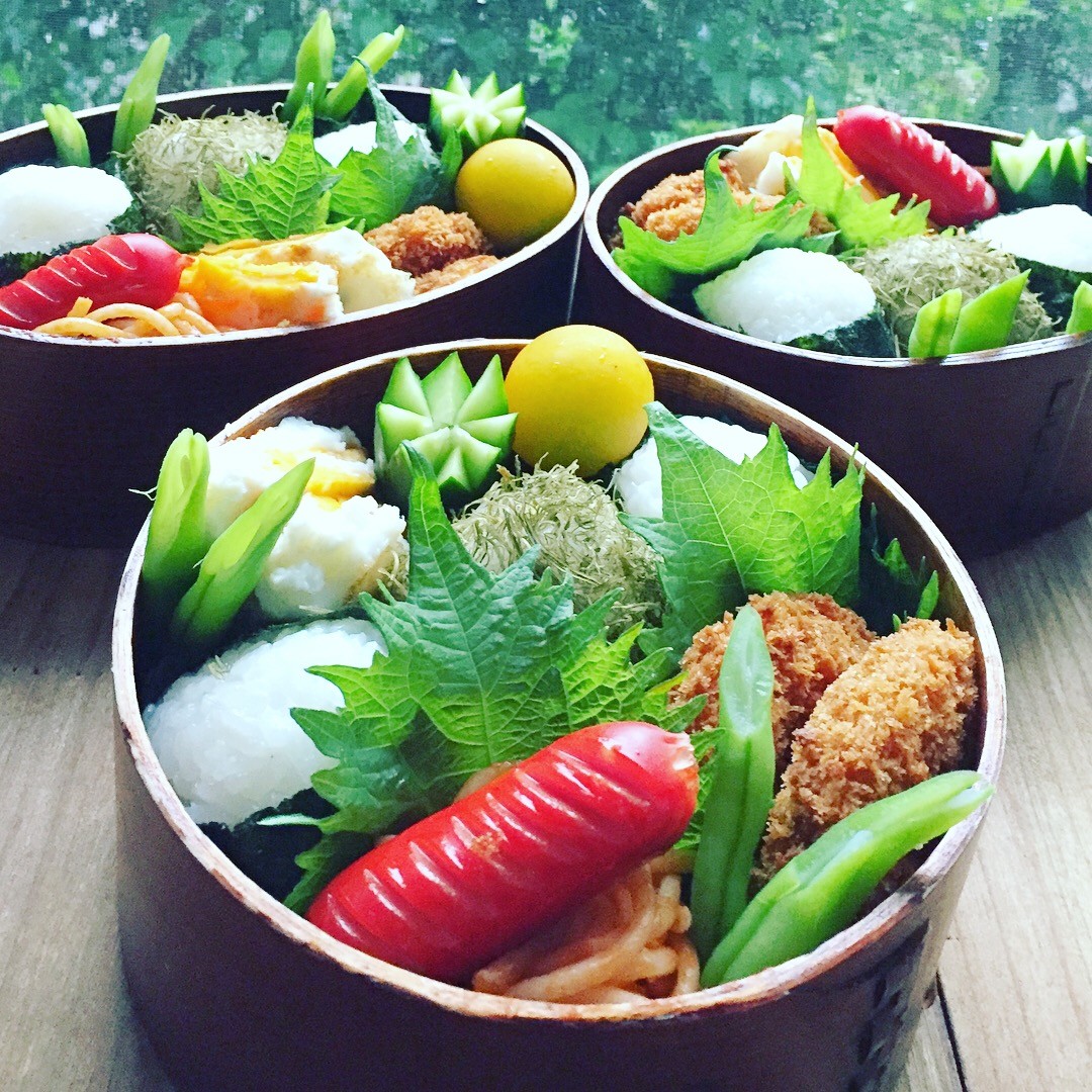 おにぎり弁当
