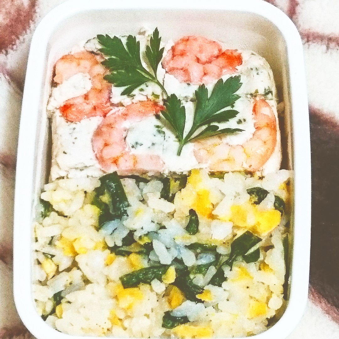 ニラ玉ご飯とテリーヌ風弁当