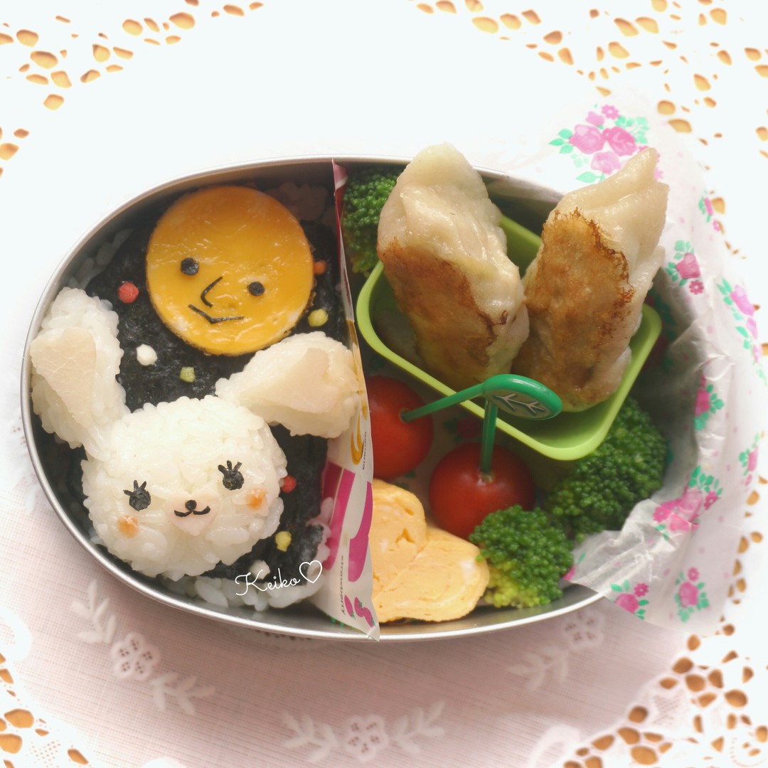 うさぎのモフィとお月様のお月見弁当