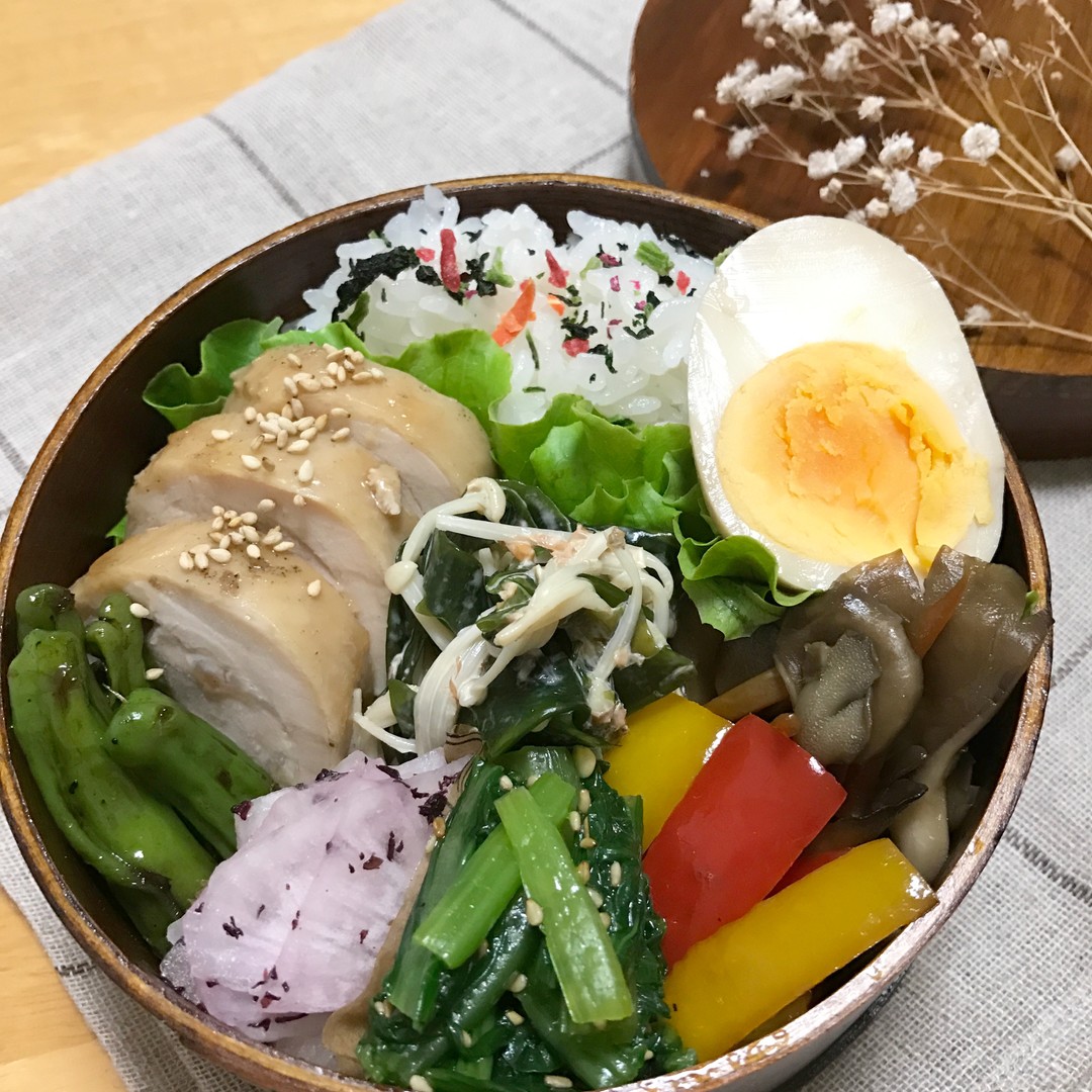 鶏チャーシューと煮卵弁当