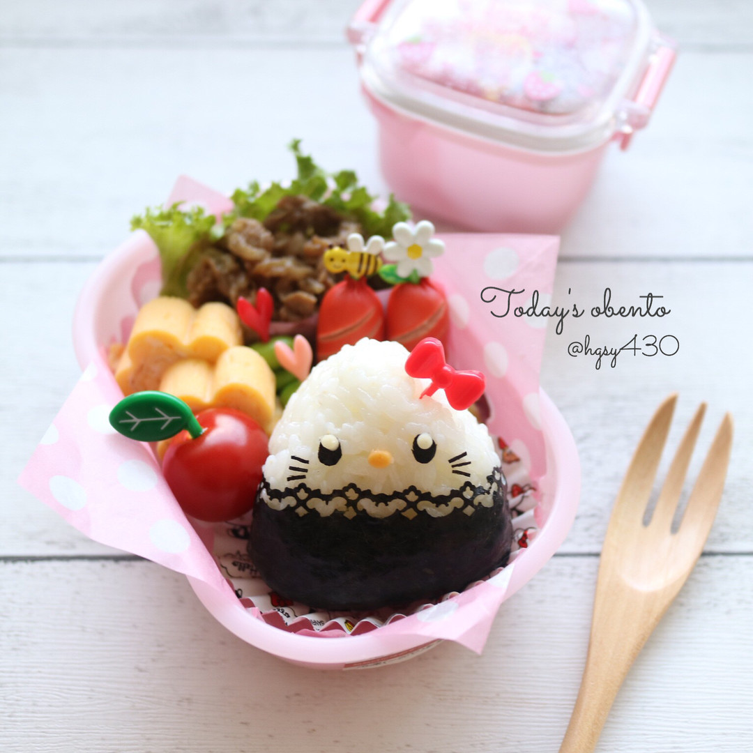 キティちゃんのおにぎり弁当
