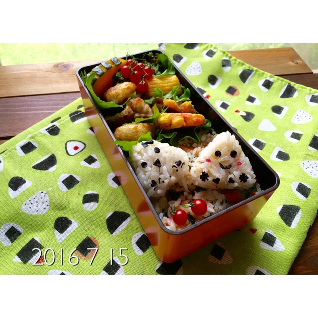 チビおにぎりとマイクロトマト弁当