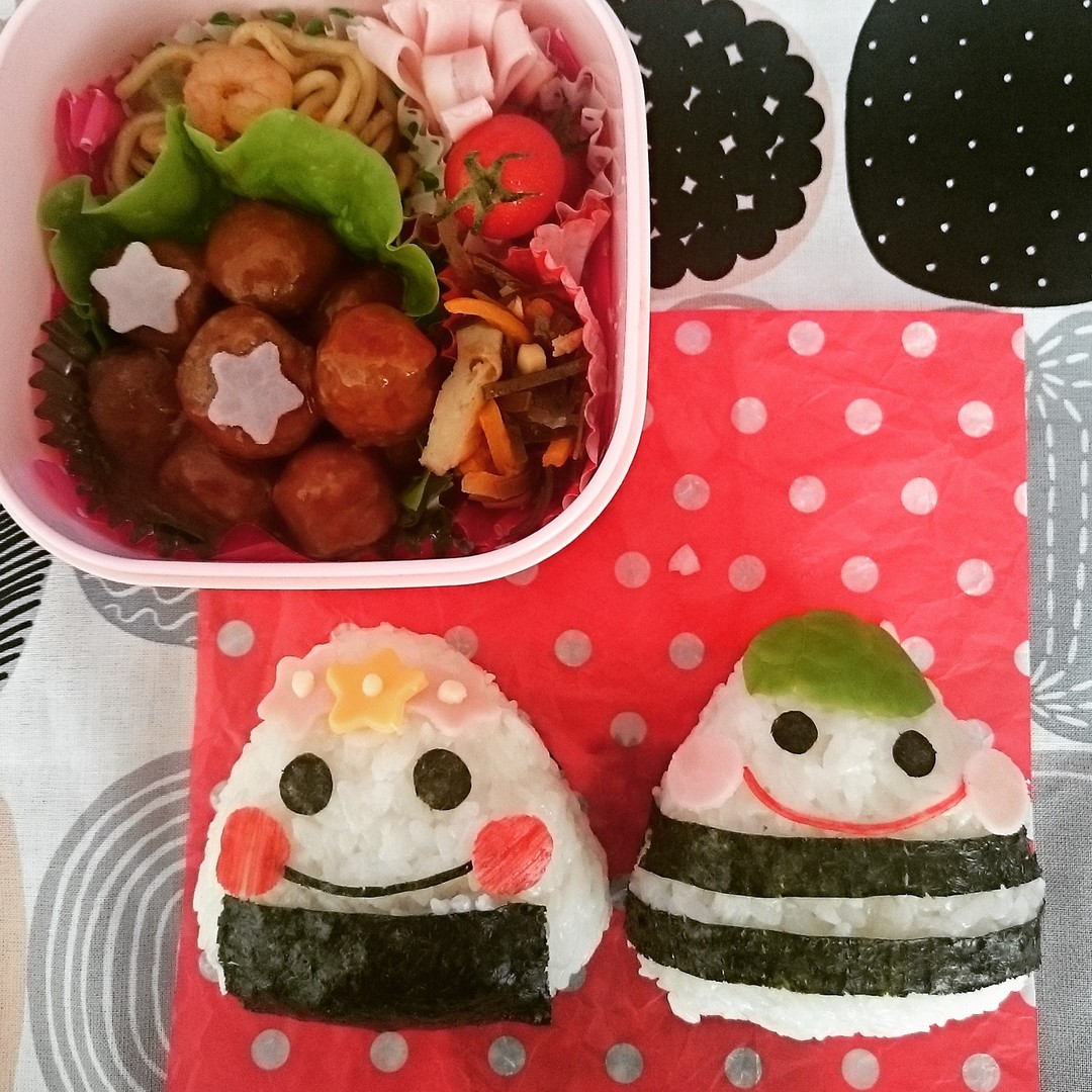 花冠ちゃん&みどりヘアーちゃんのおむすび弁当