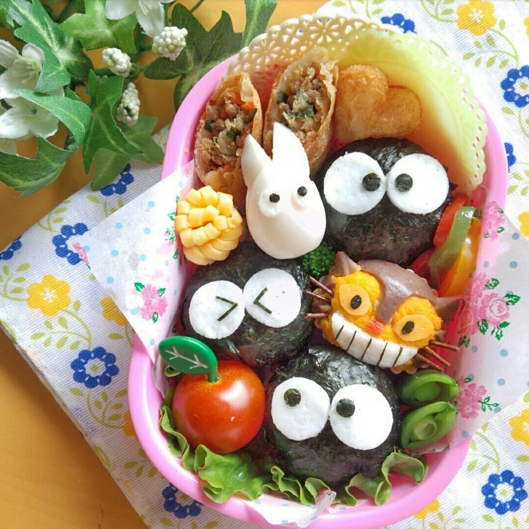 まっくろくろすけおにぎり弁当