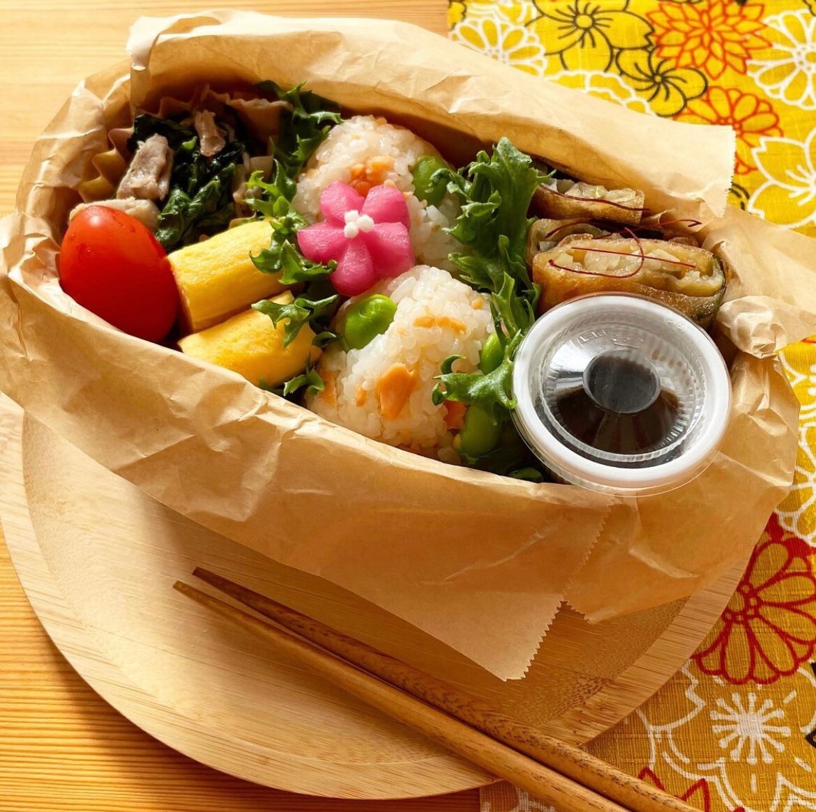 鮭と枝豆のおにぎり弁当