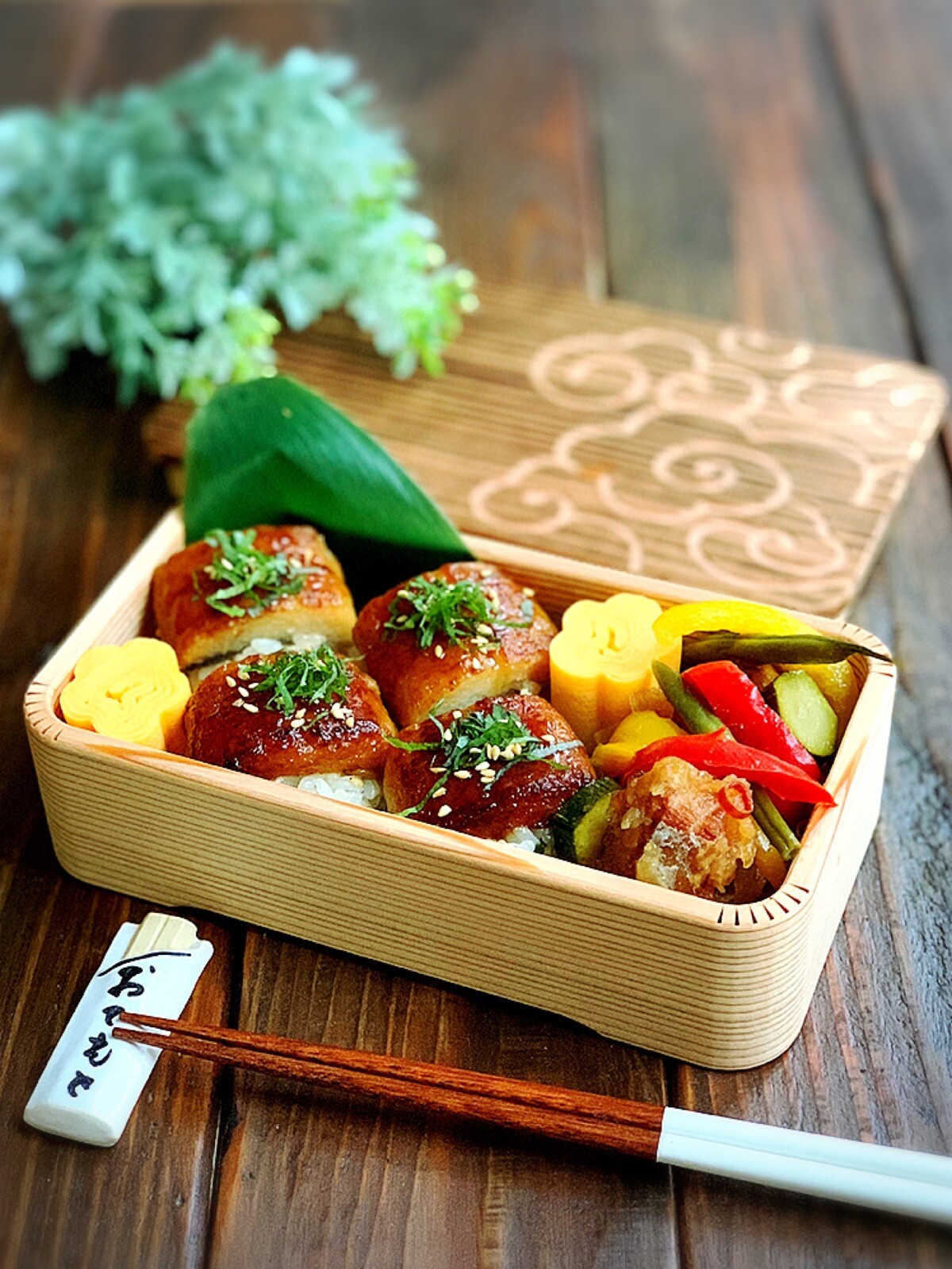 うな蒲ちゃん手毬おにぎり弁当