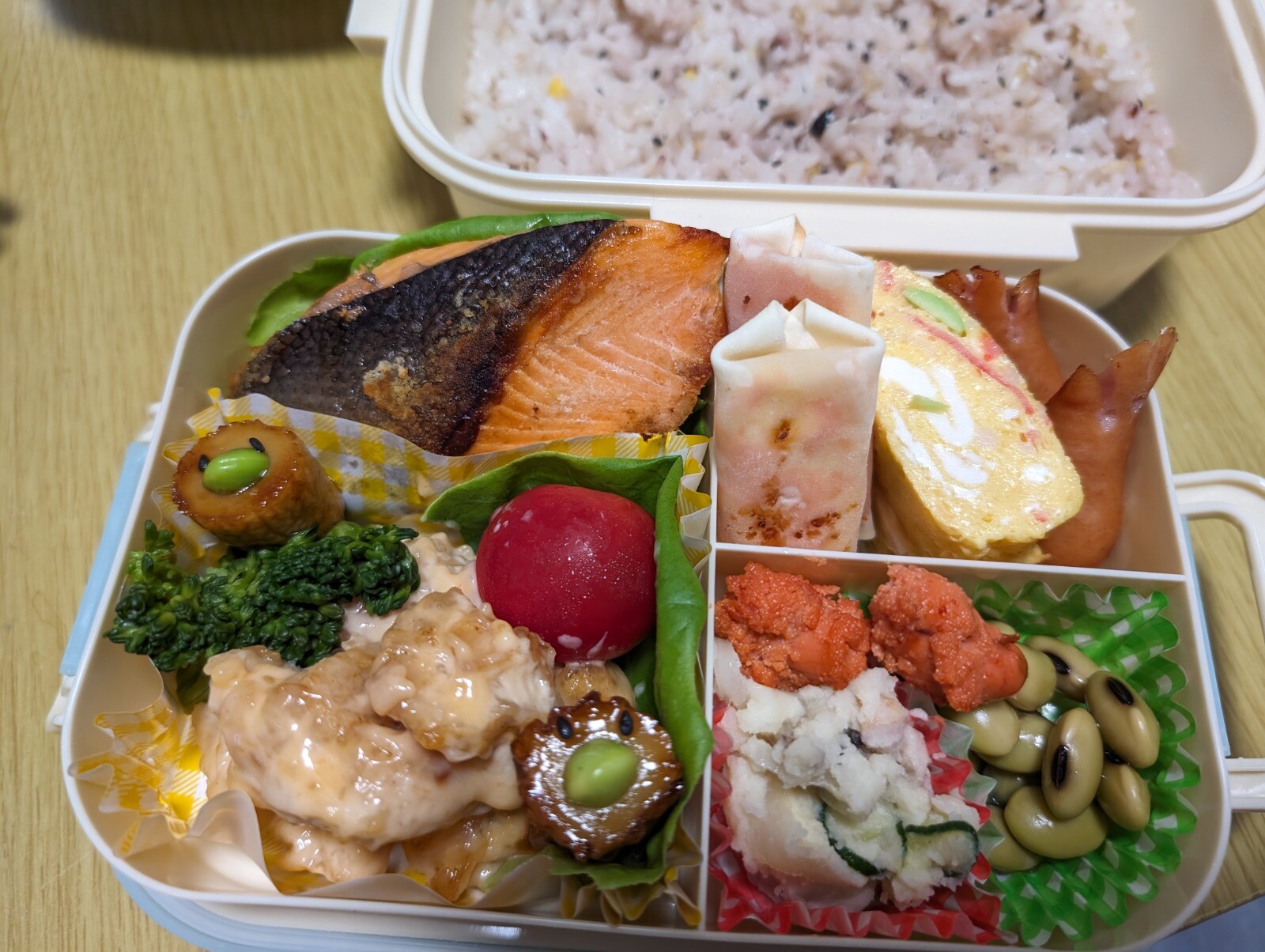 鳥マヨ焼鮭弁当