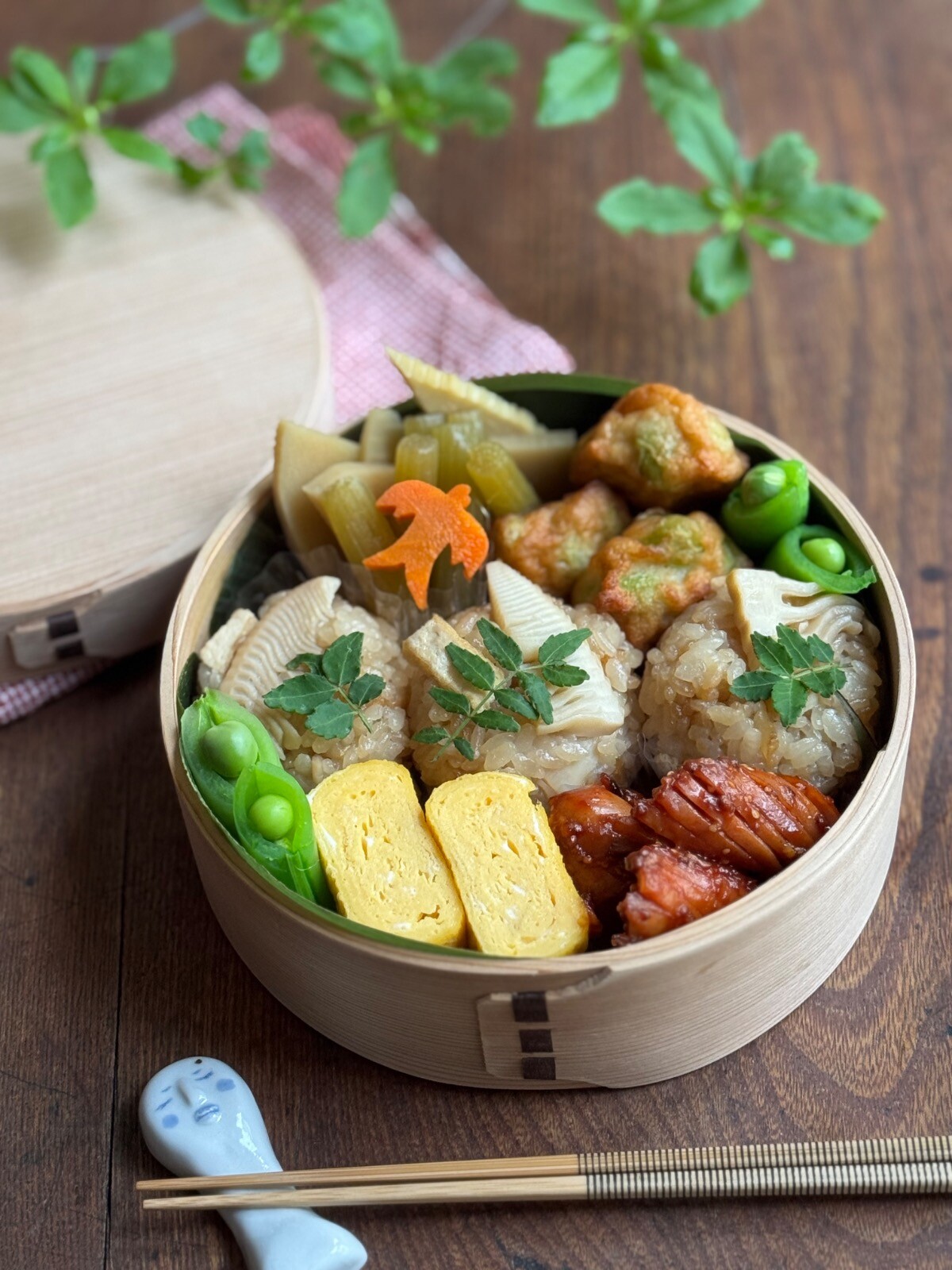 たけのこご飯おにぎり弁当