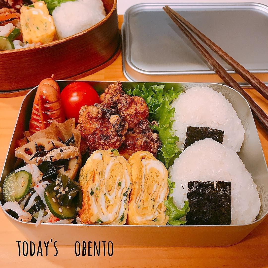 おにぎりと唐揚げ弁当