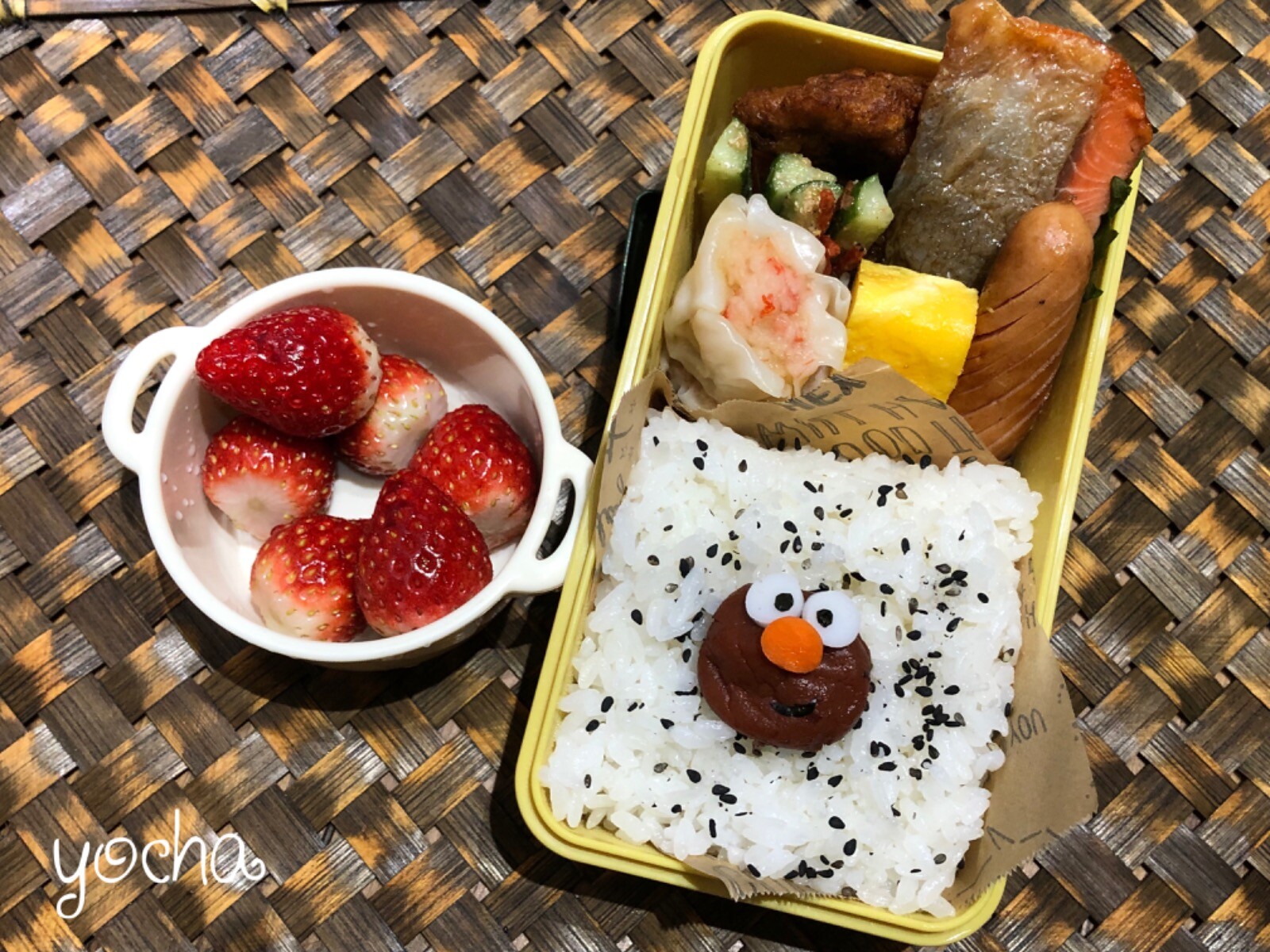 梅干しエルモ弁当