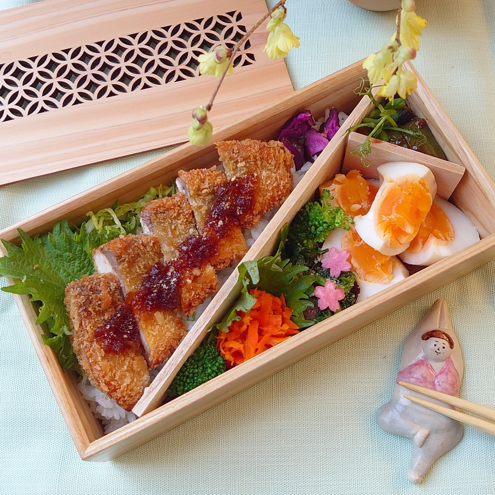鯖カツ丼弁当
