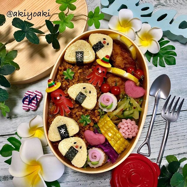 おにぎり卵焼きタコライス弁当