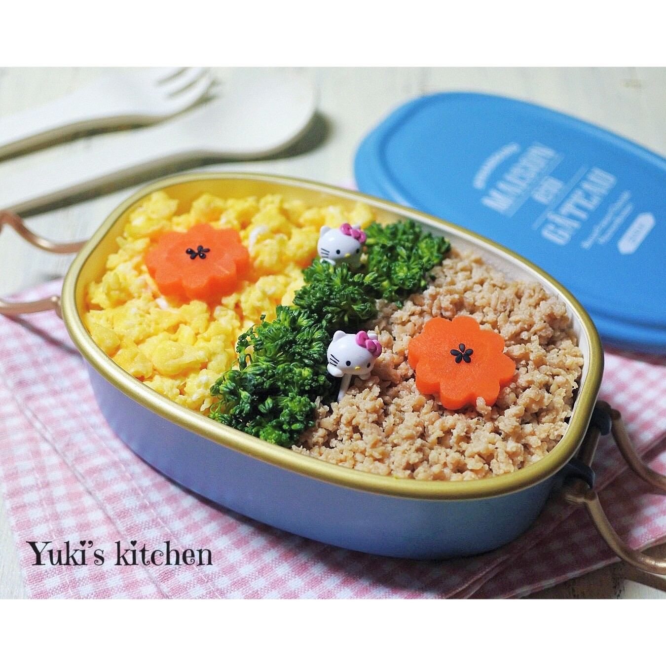 ３色そぼろご飯のお弁当♡