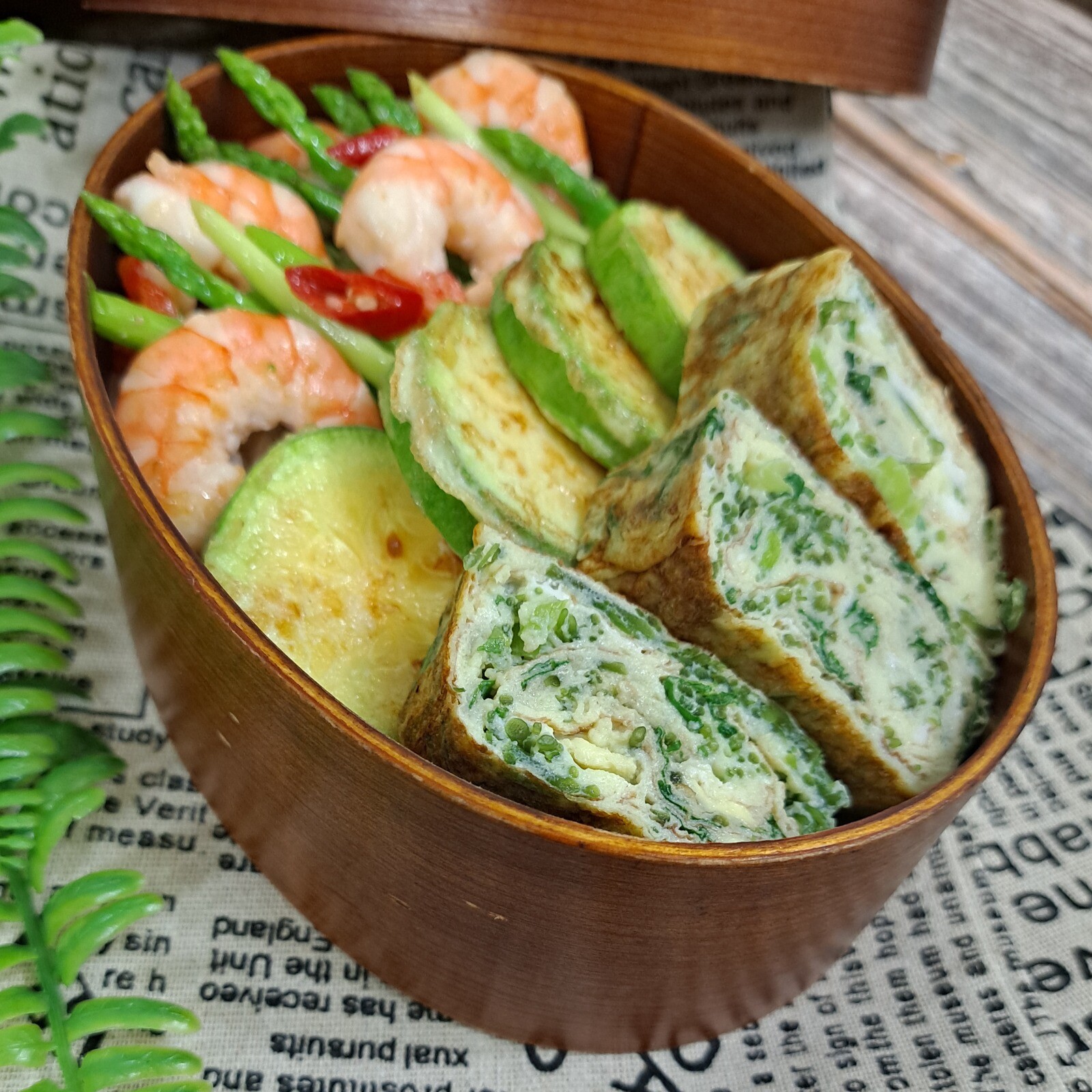 蒜香蘆筍蝦仁.海菜玉子燒