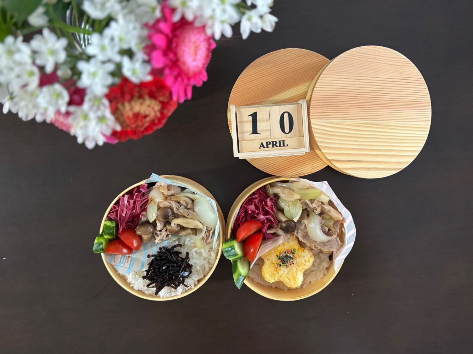 豚こま＆玉ねぎ＆しめじの甘辛炒め弁当🥢