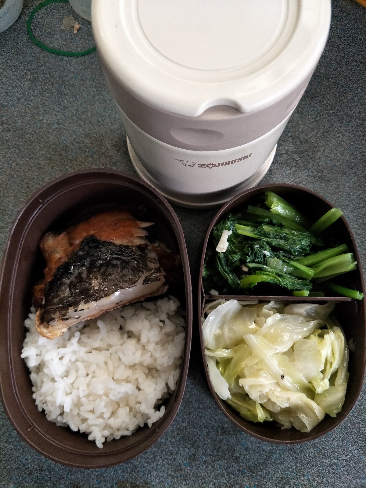 虱目魚肚，炒油菜，高麗菜