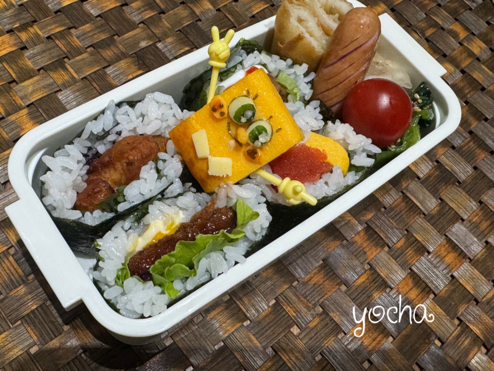 スポンジボブの巻きおにぎり弁当