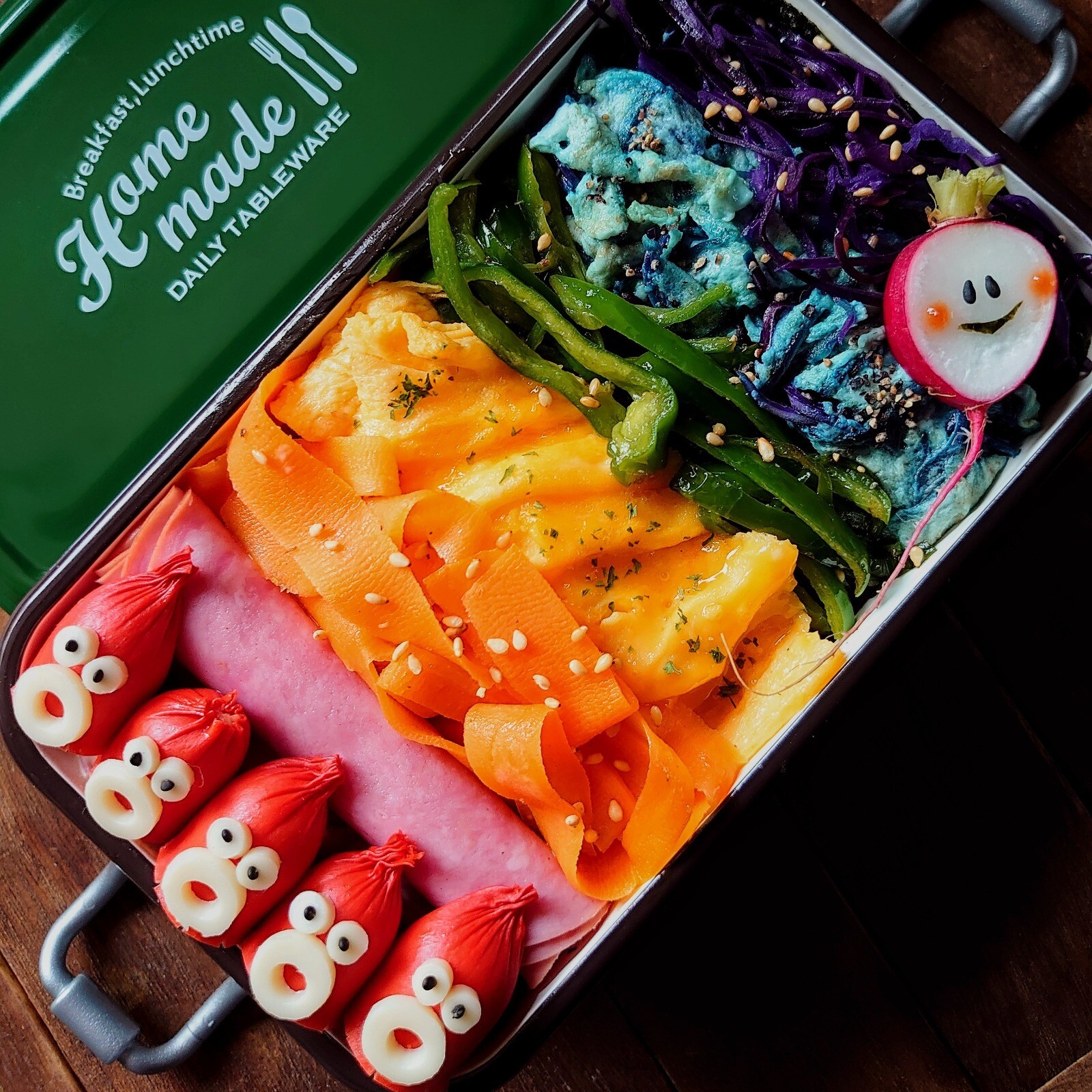 漢の…自分用👔雨が降る前のレインボー弁当🍱