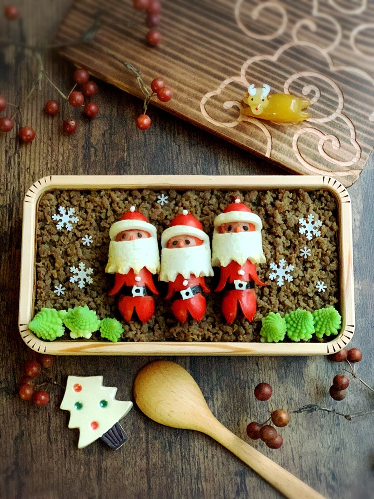 トリオサンタ🎅そぼろ弁当