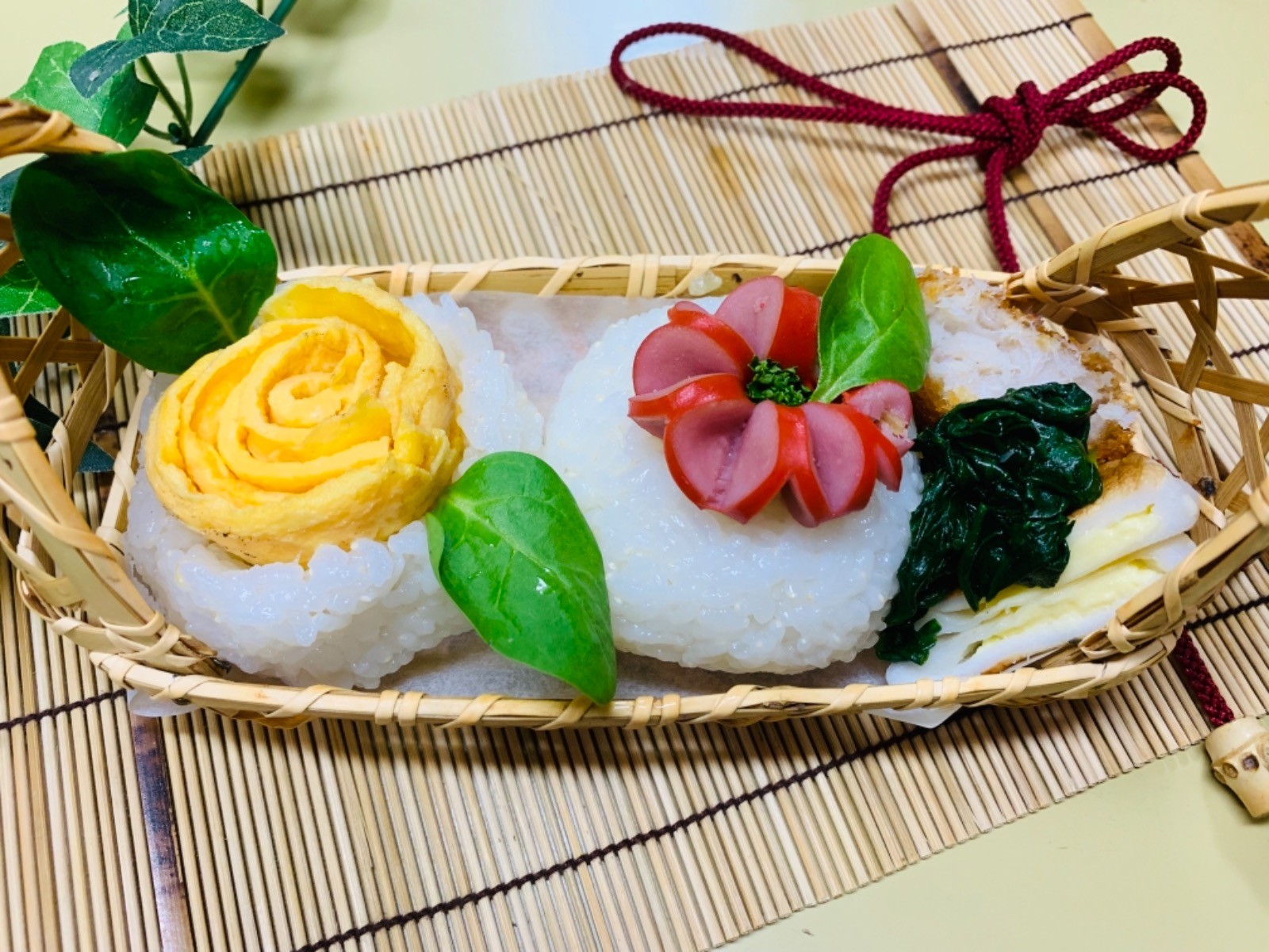おにぎり節約弁当