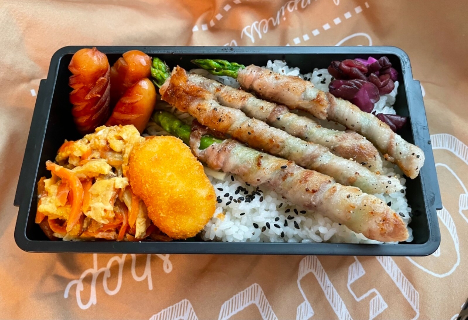 高1サッカー男子のモリモリ弁当