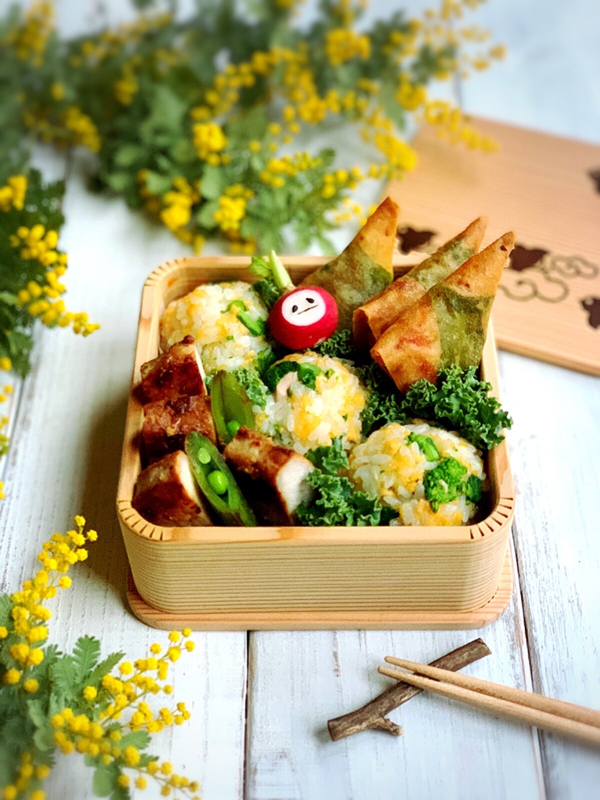 ミモザおにぎり弁当